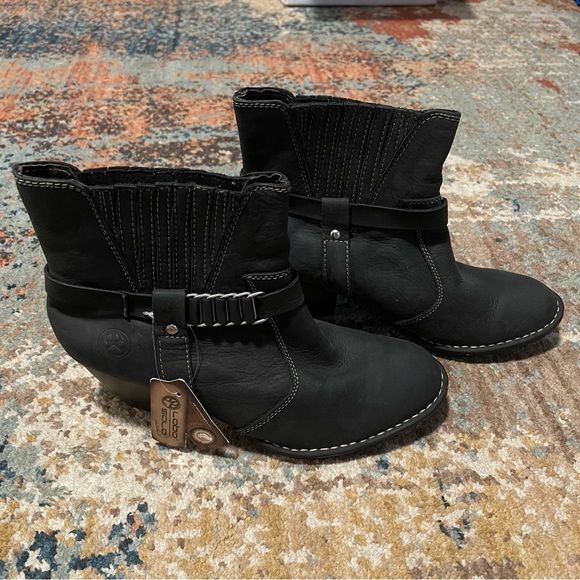 LOBO SOLO ANKLE BOOTS 
BLACK SIZE 8 
MADE IN MEXICO 
NEW WITH TAGS - Picture 3 of 5